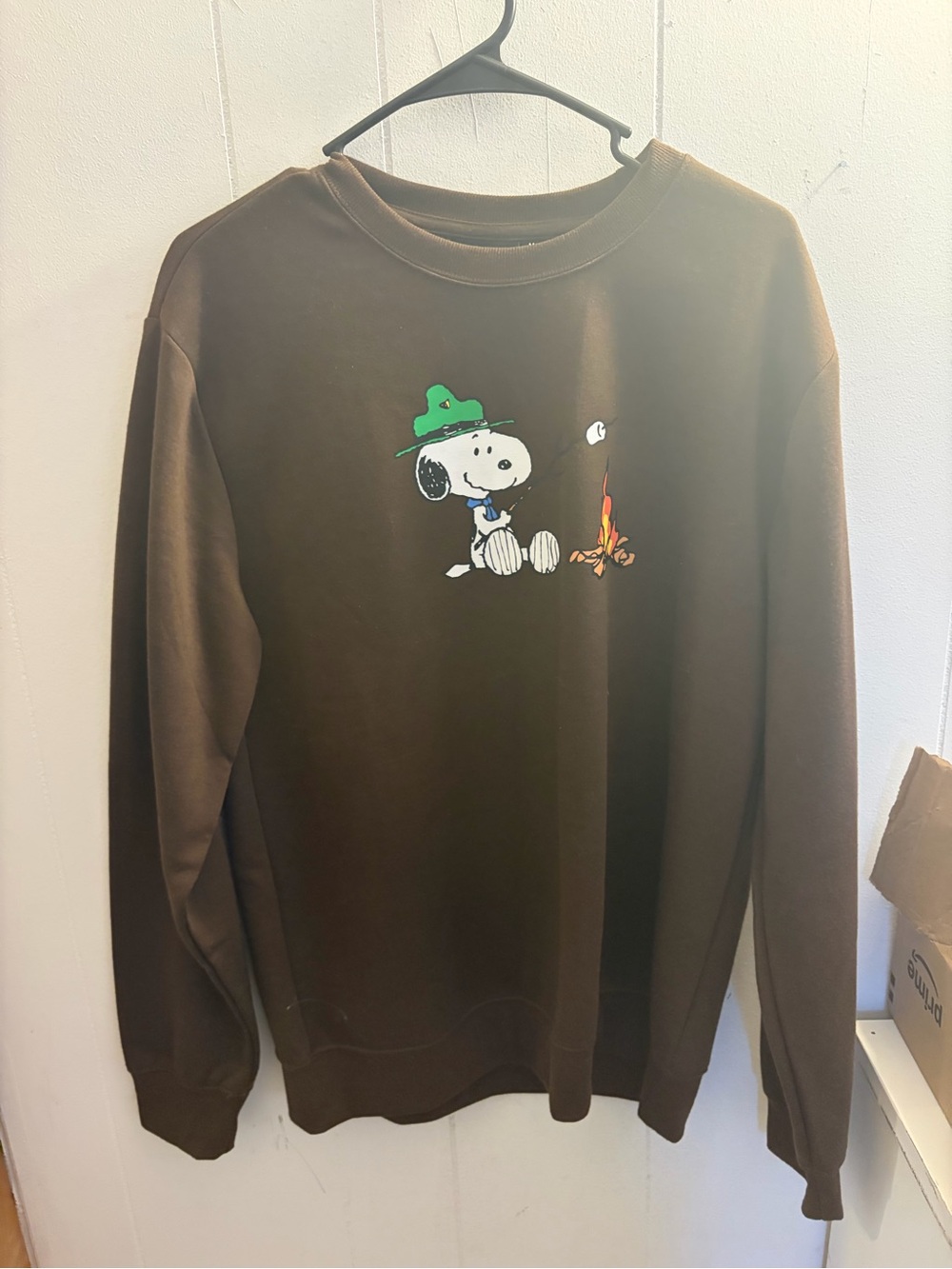 Peanuts Men’s Brown Crewneck Sweatshirt with Snoopy Camp Graphic